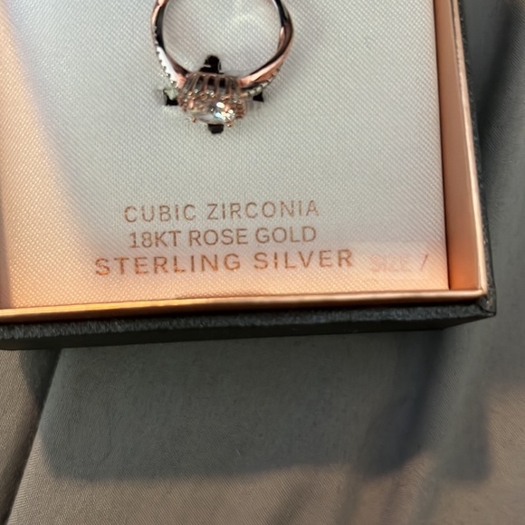 Ring - Picture 4 of 5